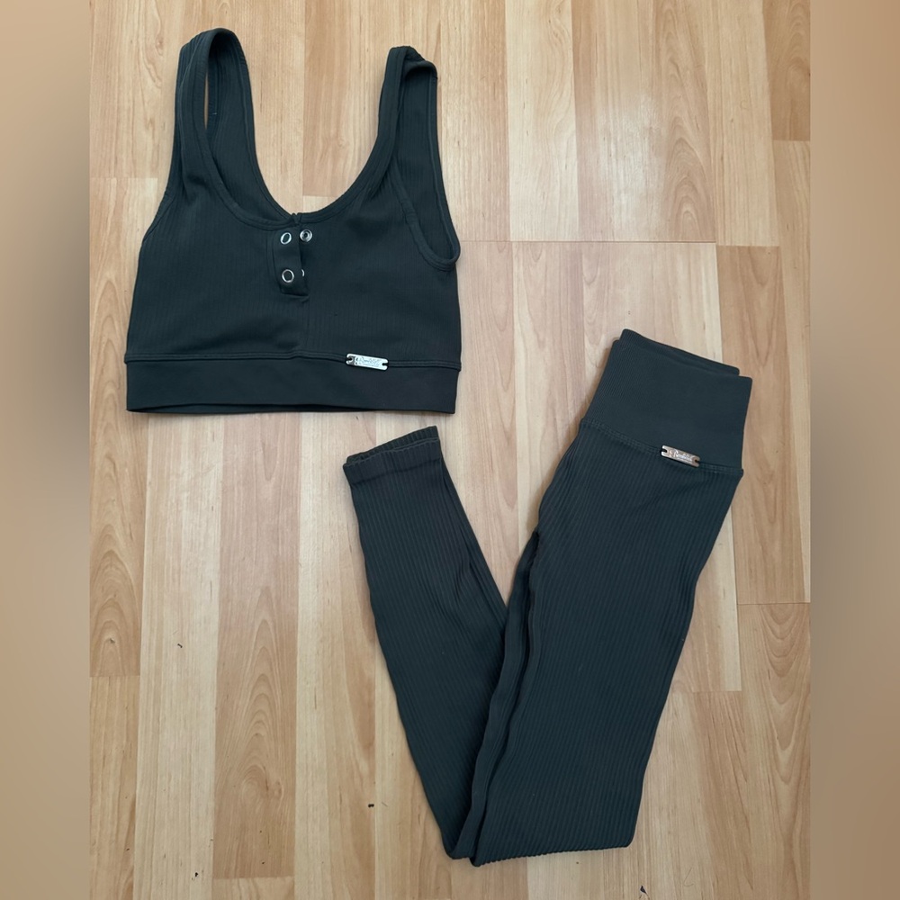 Bombshell Sportswear Dark Green Ribbed Sports Bra and Leggings Set small